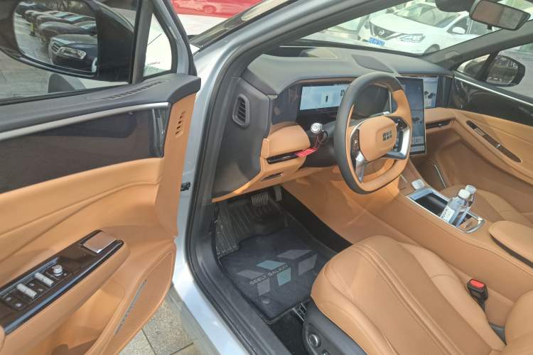 Used  L7 2025 EM-i 115km Exploration+ Edition
