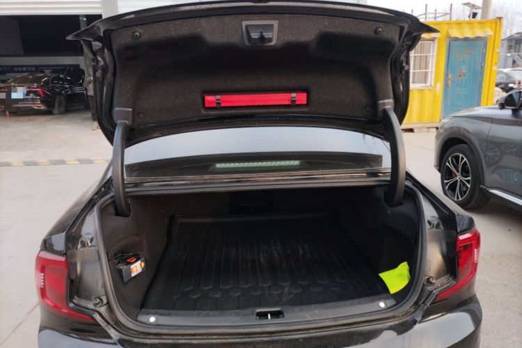 Used Volvo S90 2024 B5 Zhiyi Luxury Edition
