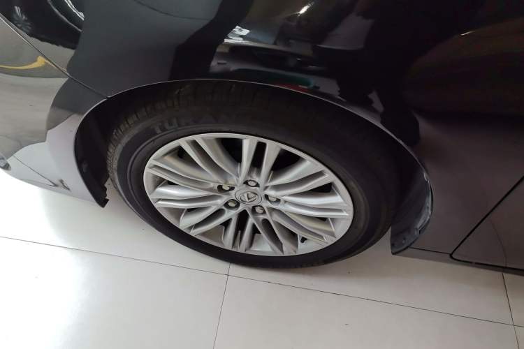 Used Lexus ES 2016 200 Midnight Special Limited Edition
