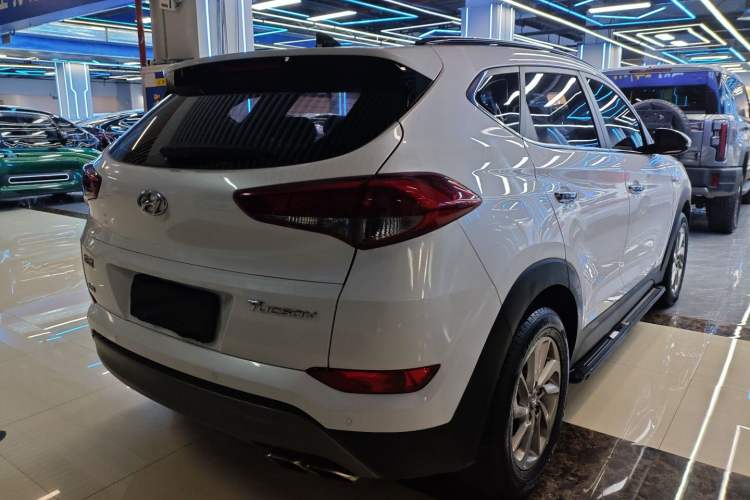 Used Hyundai Tucson 2018 1.6T Dual-Clutch Two-Wheel Drive 15th Anniversary Special Edition