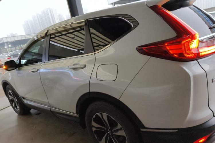 Used Honda CR-V 2017 240TURBO CVT Front-Wheel Drive Fashion Edition