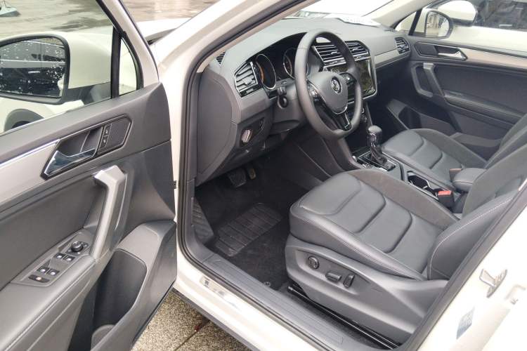 Used Volkswagen Tiguan L 2020 330TSI Automatic Two-Wheel Drive Panoramic Comfort Edition China VI Standard