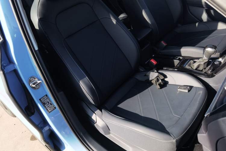 Used Volkswagen Tharu 2025 NewRui 300TSI Prestige Edition
