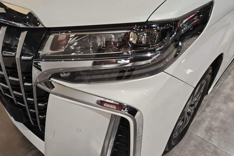 Used Toyota Alphard 2021 Dual-Motor 2.5L Premium Edition
