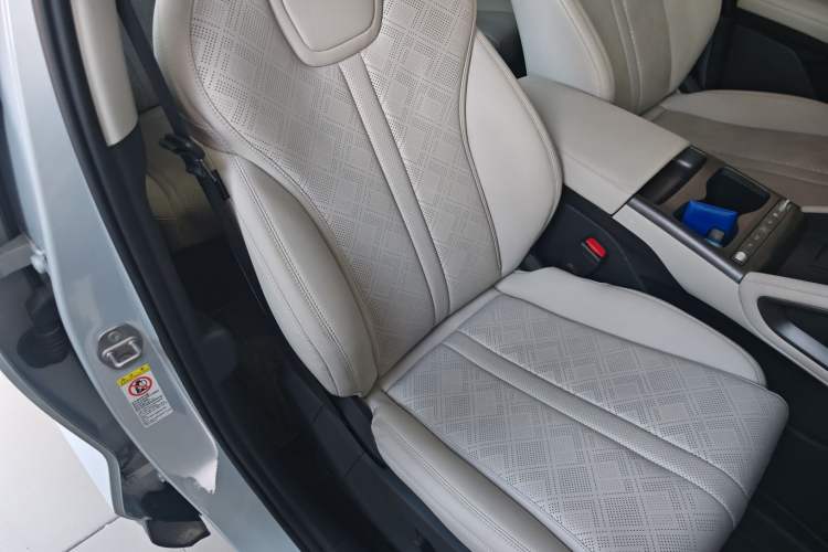 Used BYD Yuan UP 2025 Intelligent Driving Version 401 km Beyond-Range Edition
