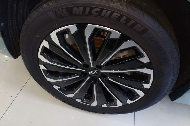 Used Chery Tiggo 9 2023 2.0T Dual-Clutch Two-Wheel Drive Prestige Version 5 Seats
