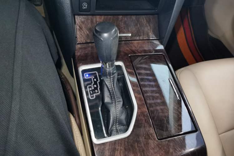 Used Toyota Camry 2016 2.0E 10th Anniversary Elite Edition