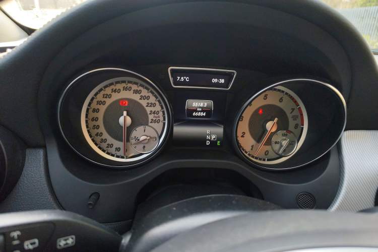 Used Mercedes-Benz GLA 2015 GLA 220 4MATIC Luxury Model
