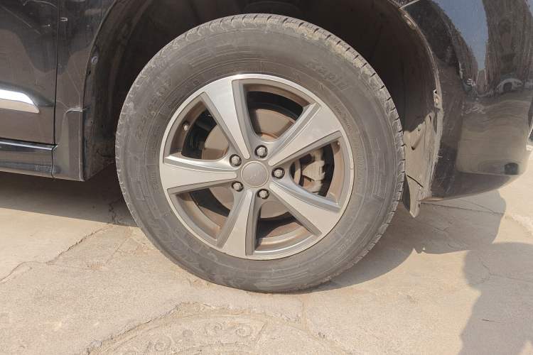 Used Haval H6 2015 Upgraded Model 1.5T Manual Two-Wheel Drive Elite Version
