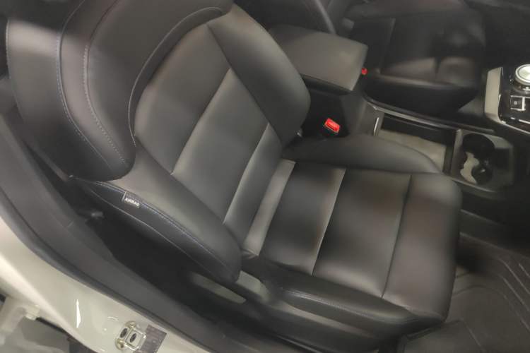 Used MG 4 EV 2023 415 km Range Sea-Faring Champion Edition
