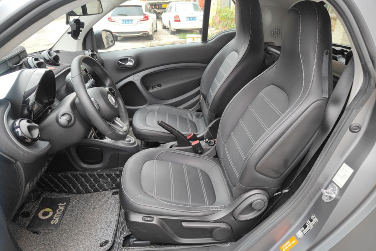 Used  fortwo 2018 0.9T 66kW Hardtop Pioneer Edition China V Emission Standard
