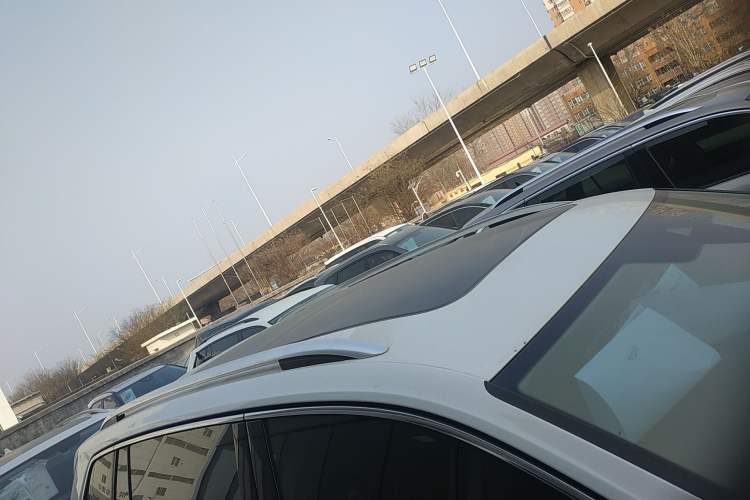 Used Volkswagen Tiguan L 2023 Restyled 330TSI Automatic Two-Wheel Drive R-Line Enhanced Comfort Version