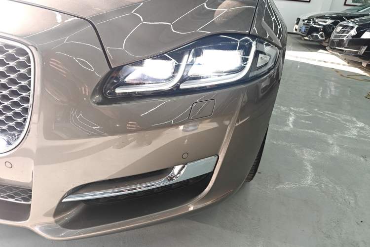 Used Jaguar XJ 2016 XJL 2.0T Two-Wheel-Drive Elegant Business Edition
