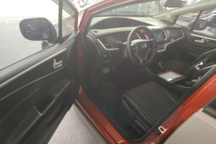 Used Honda Jade 2014 1.8L Automatic Comfort Elite Version 5 Seats
