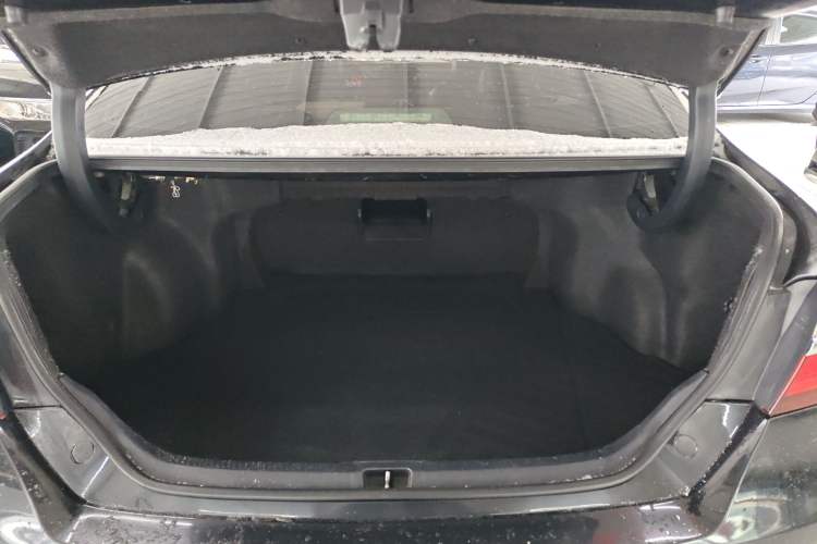 Used Toyota Camry 2016 2.0G 10th Anniversary Leading Edition
