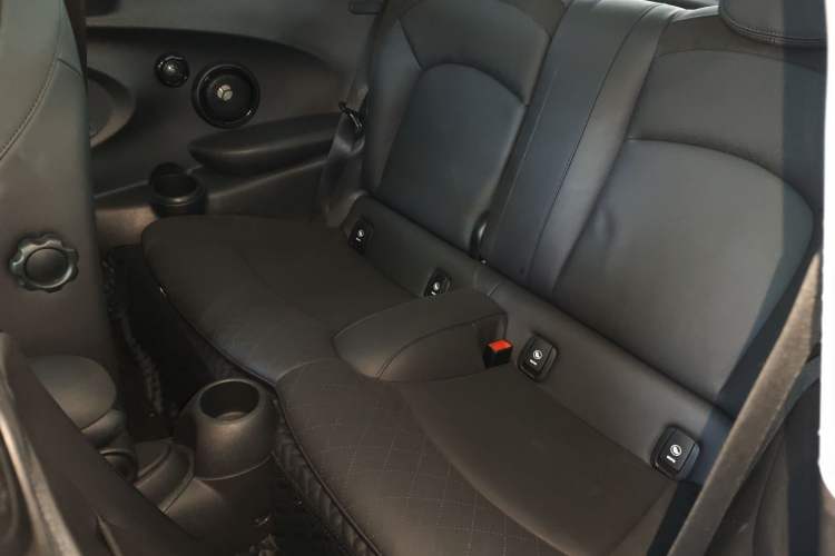 Used MINI MINI 2023 2.0T COOPER S Artist