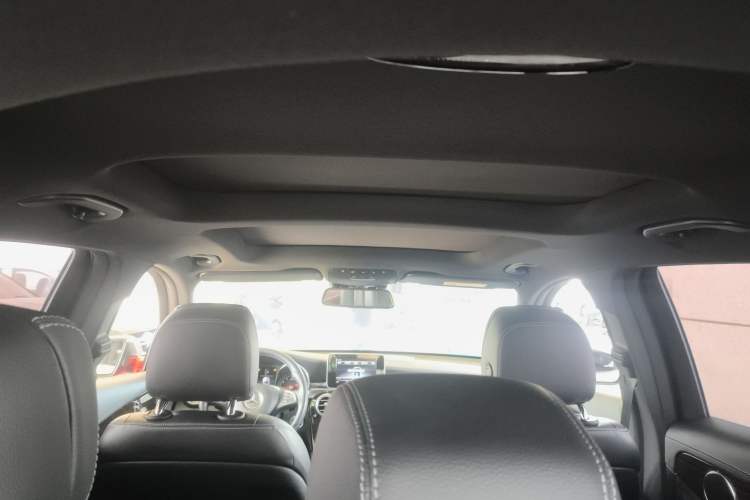 Used Mercedes-Benz GLC 2018 GLC 260 4MATIC Luxury Model
