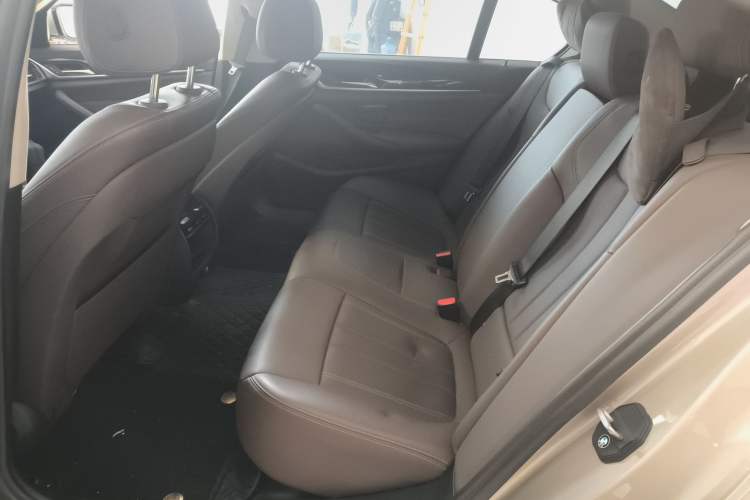 Used BMW 5 Series 2019 525Li Luxury Package
