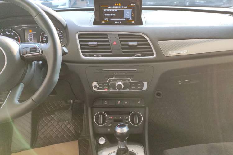 Used Audi Q3 2018 30th Anniversary Edition 35 TFSI quattro all-wheel-drive sport model
