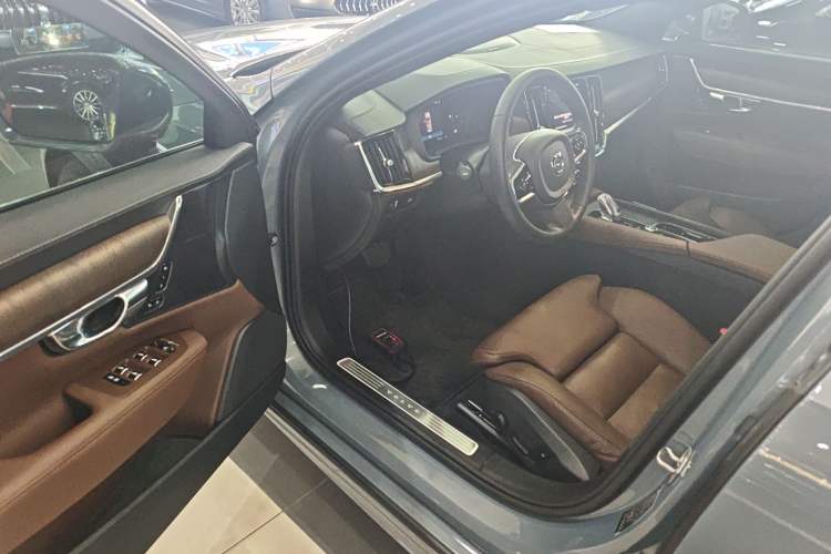 Used Volvo S90 2022 B5 Zhiyuan Luxury Edition

