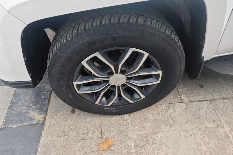 Used JMC Yuhu 9 2022 2.0T Automatic Diesel 4x4 Comfort Edition
