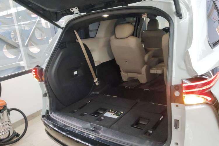 Used Toyota Sienna 2021 2.5L Hybrid Premium Edition
