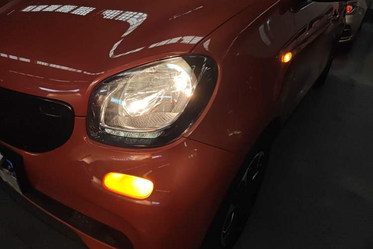 Used  forfour 2016 1.0L 52 kW Passion Edition
