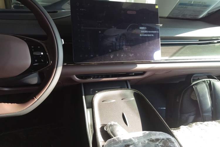 Used  A07 2025 Blue Whale Range-Extending Version 230 Flagship Model
