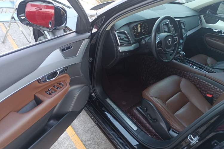 Used Volvo XC90 2019 T5 Zhiyi Edition 5-Seater China VI Standard
