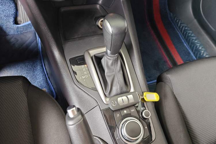 Used Mazda Mazda 3 Axela 2017 Sedan 1.5L Automatic Comfort Model Emission Standard China V