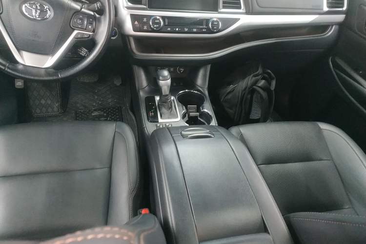 Used Toyota Highlander 2018 2.0T Four-Wheel Drive Prestige Version 7 Seats China VI Standard
