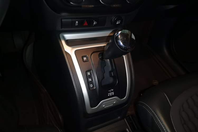 Used  Compass (Import) 2014 Revised Version 2.4L Four-Wheel Drive Comfort Edition
