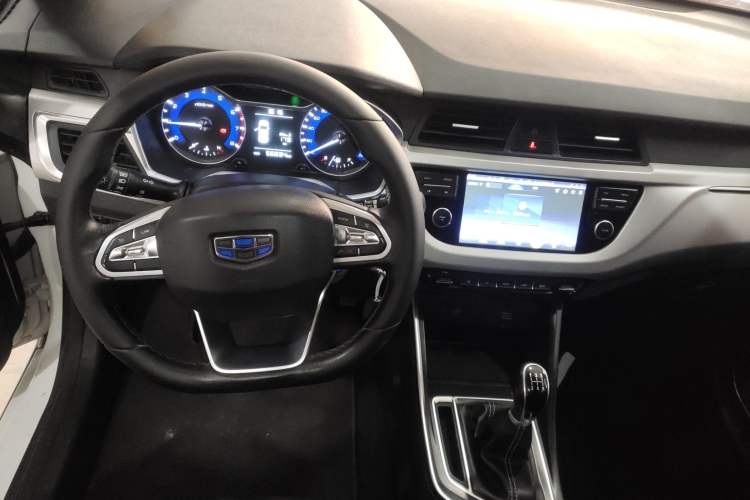 Used Geely Auto Vision X3 2019 Upgraded Model 1.5L Manual Elite Version