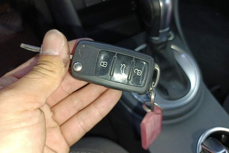 Used Volkswagen Beetle 2015 180TSI model
