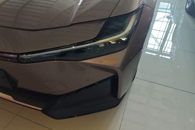 Used Toyota bZ3 2023 616 km Long-Range Premium
