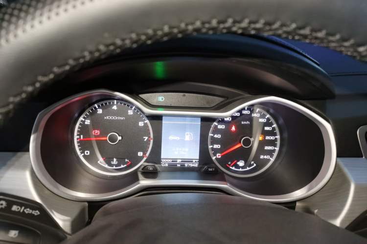 Used Geely Auto Emgrand X7 Sport 2018 1.8TD Automatic Two-Wheel Drive Zhiya Model
