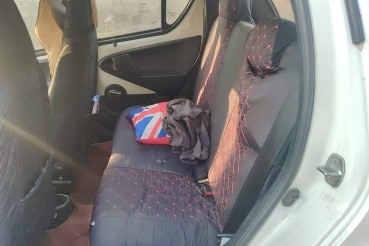 Used BYD F0 2015 1.0L AMT Joyful Cool Model
