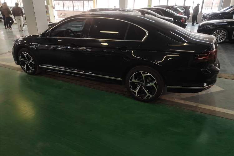 Used Volkswagen Magotan 2023 2 Million Units Limited Edition 330TSI DSG Leading Version