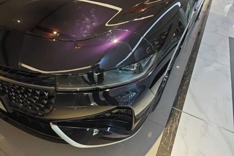 Used VOYAH PASSION 2024 PHEV Four-Wheel Drive Ultra-Long Range Flagship Model
