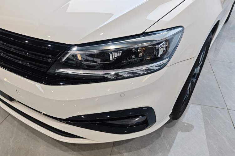 Used Volkswagen Lamando 2021 280TSI DSG Luxury Phantom Edition
