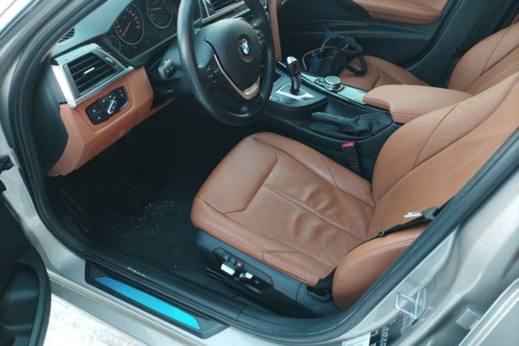 Used BMW 3 Series 2016 320Li Luxury Design Package
