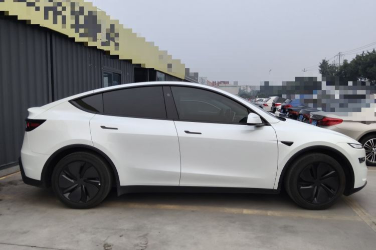Used Tesla Model Y 2025 Rear-Wheel-Drive Version
