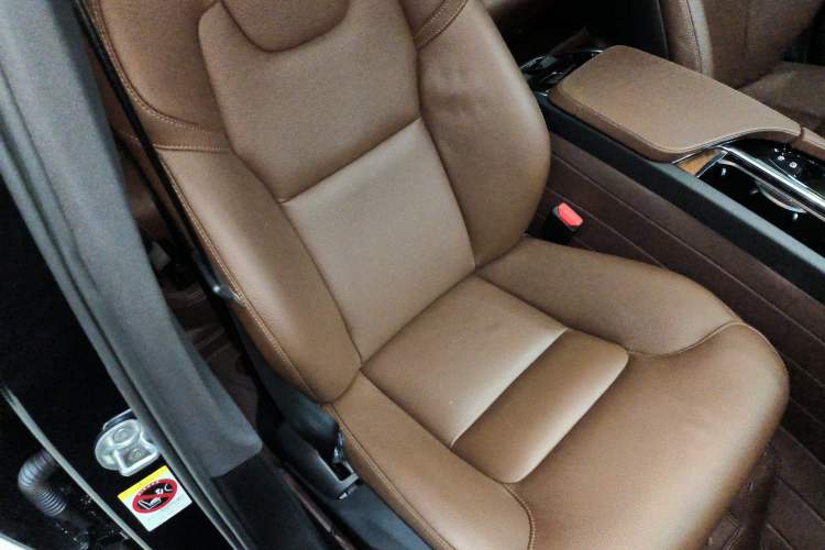 Used Volvo XC90 2023 B5 SmartDrive Luxury Edition 7 Seats