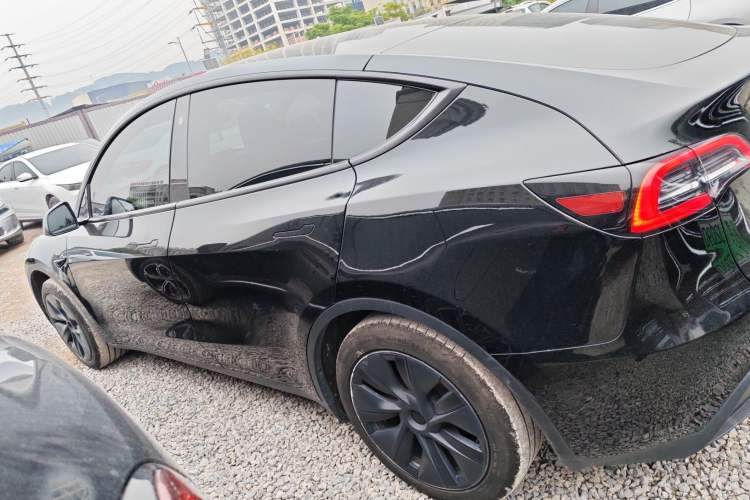 Used Tesla Model Y 2023 Rear-Wheel-Drive Version
