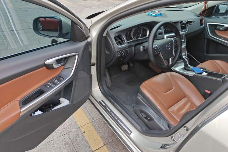 Used Volvo S60 2017 S60L T4 Smart Range Edition
