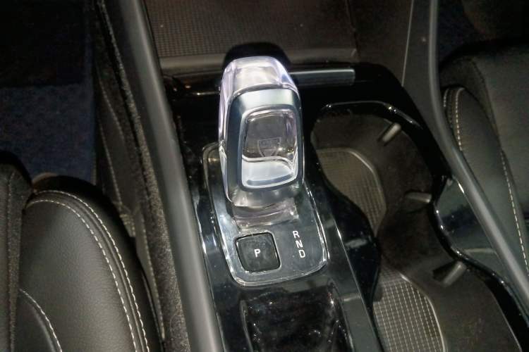 Used Volvo XC40 2023 B4 4x4 Smart Luxury Edition
