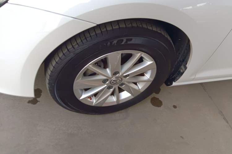 Used Volkswagen Golf 2015 1.6L Automatic Fashion Model
