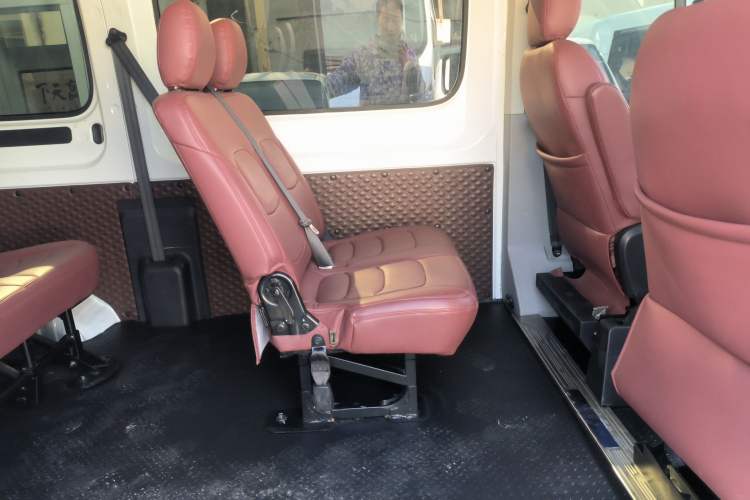 Used SAIC MAXUS Xintu V90 2021 2.0T Manual Zhiyun King Rear-Drive Single-Tire Long Wheelbase High-Roof 7-Seater