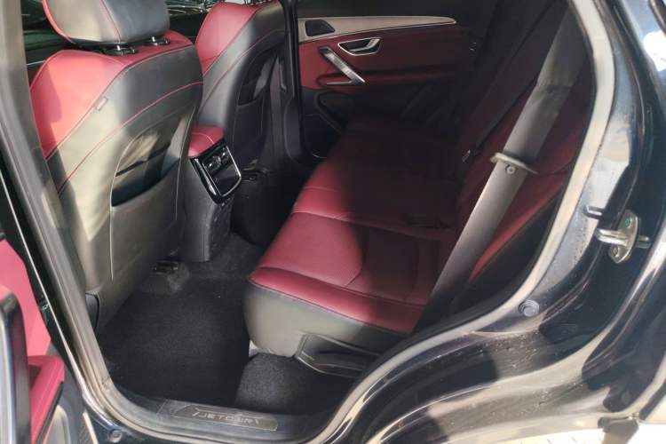 Used JETOUR X70 PLUS 2021 1.5T DCT Mountain 5-Seater
