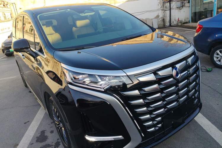 Used Denza D9 2022 DM-i 970 Four-Wheel Drive Flagship Model
